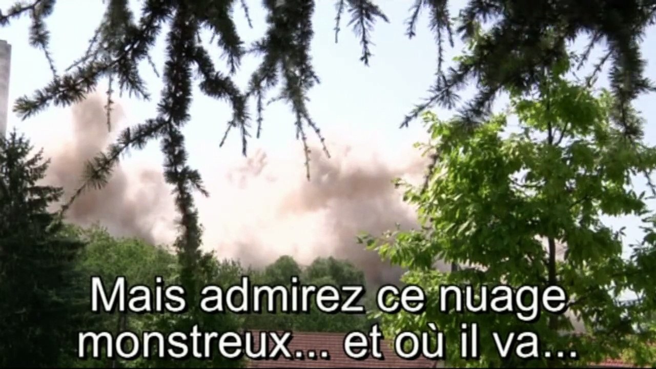 Dynamitage de la barre 230 à la Duchère - Lyon. Poussières scandaleuses