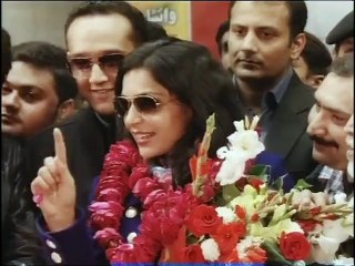 مجھے انگلش بولنے کا کوئی شوق نہیں مجبوری میں بولتی ہوں ; اداکارہ میرا