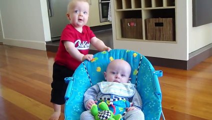 Baby's priceless reaction after scaring younger cousin