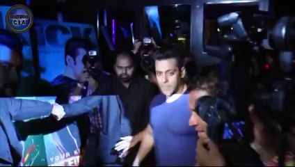 Angry Salman Khan's UGLY FIGHT With Photographers