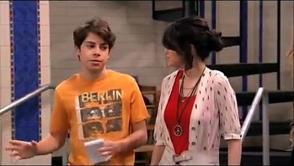 Wizards of waverly place - Dude looks like Shakira