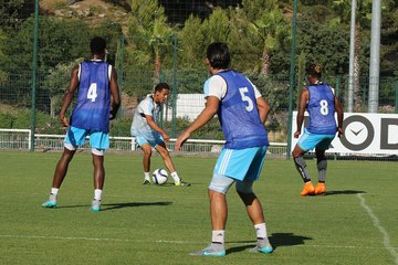 Boutobba ajuste la lucarne