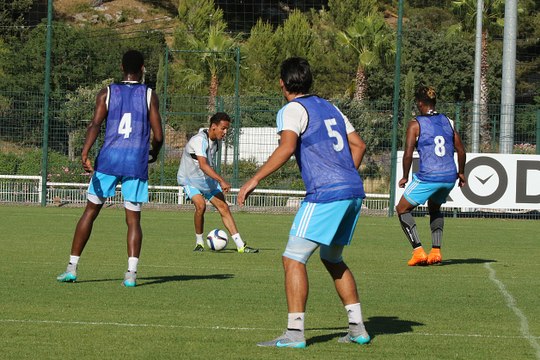 Boutobba ajuste la lucarne