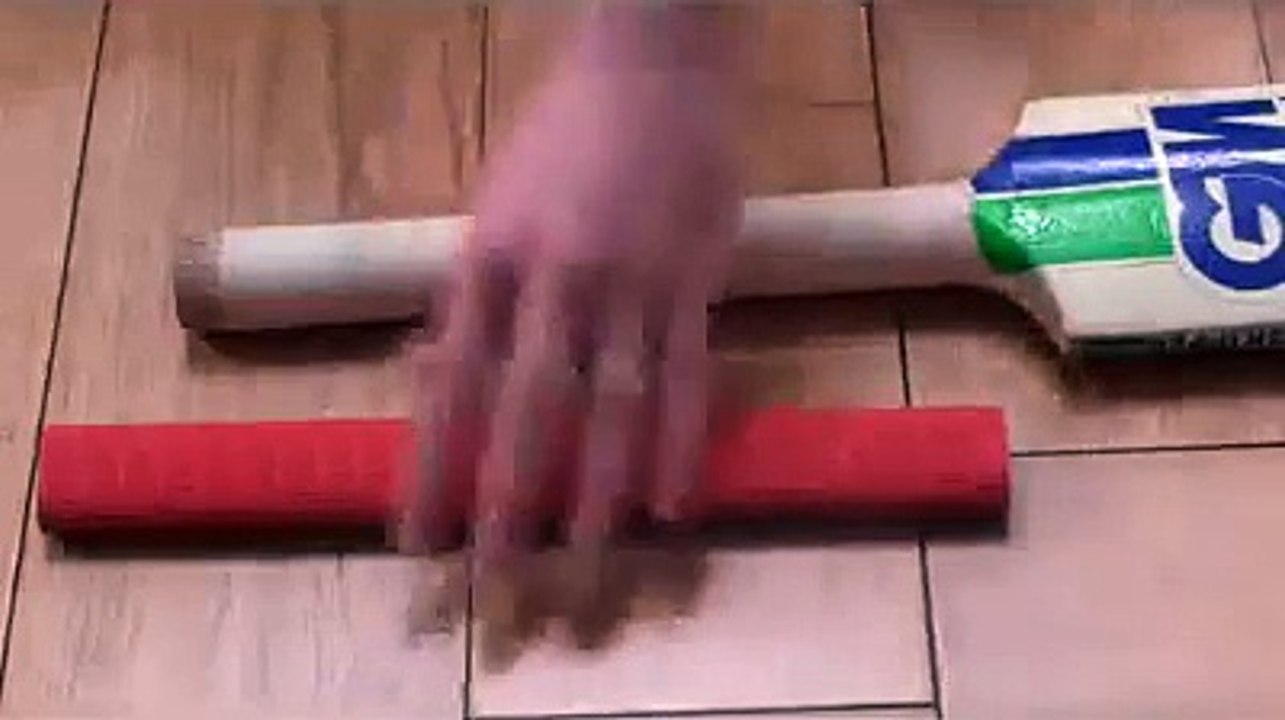 WATCH how to put on a bat grip with a plastic bag. video Dailymotion