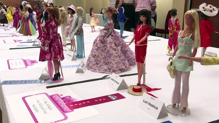 Encontro reúne fãs da Barbie nos EUA