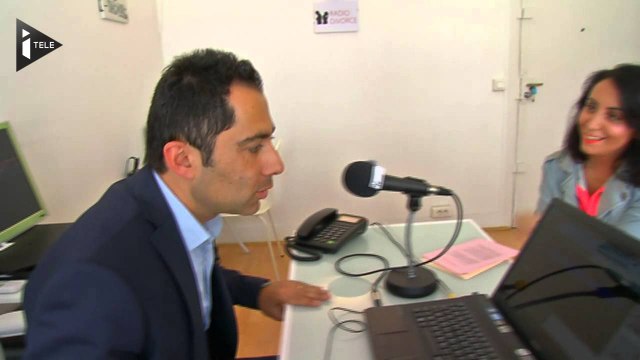 Un avocat crée une radio sur le divorce - ZAPPING ACTU BEST-OF DU 13/08/2015