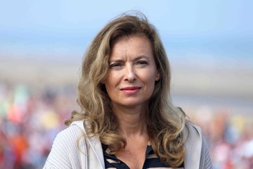 Quand Valérie Trierweiler attaque - ZAPPING ACTU BEST-OF DU 14/08/2015