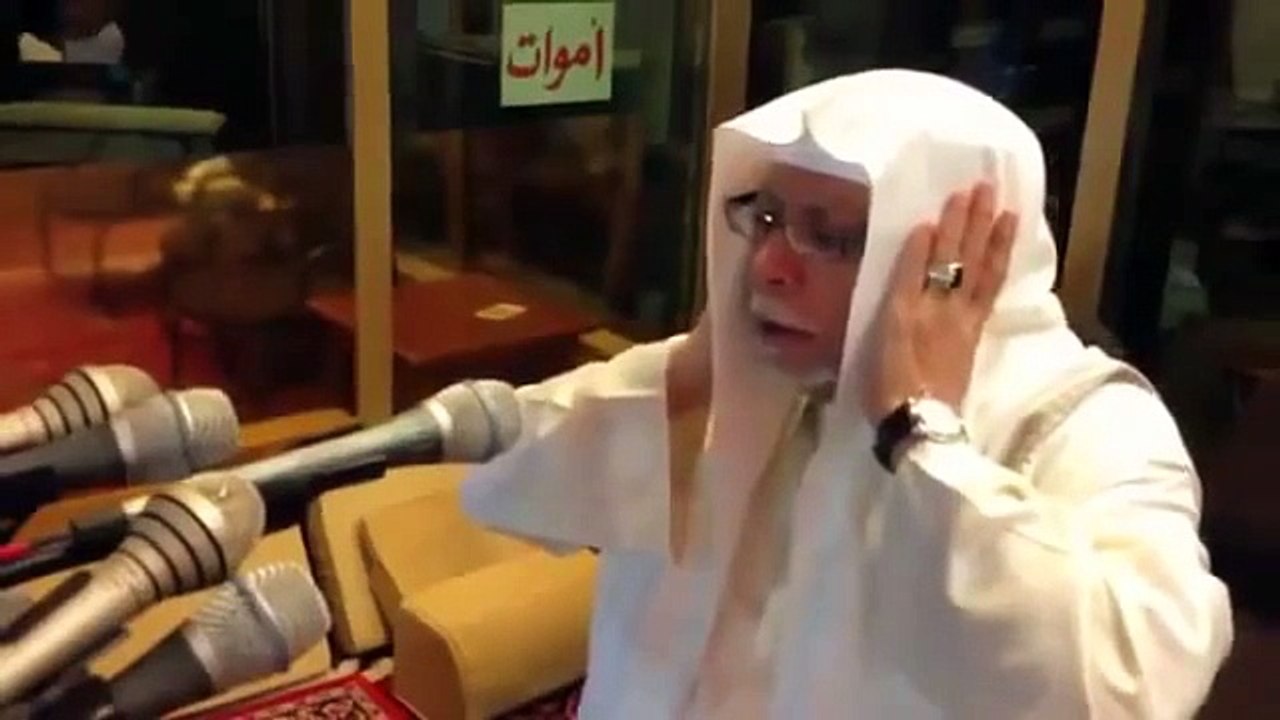 Azan in a Beautiful Voice by Makkah's Mozan