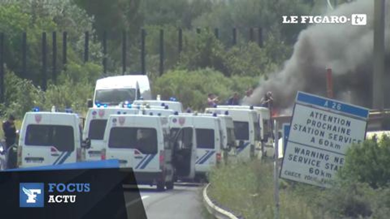 Les marins de SeaFrance bloquent l'accès au port de Calais