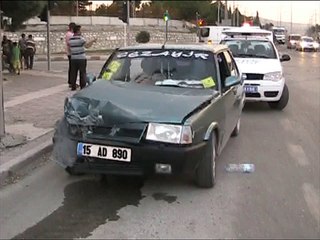 Vali Konağı önünde trafik kazası; yaralılar var