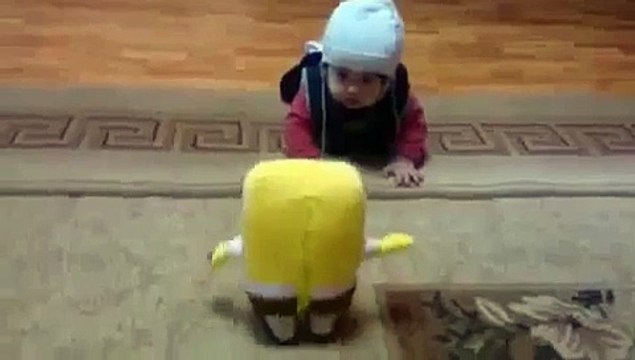 Ребенок испугался Спанч Боба