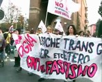StranaBologna: centinaia per le strade contro omofobia, razzismo e fascismo