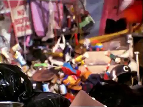 The Adventures of Elmo in Grouchland (1999).flv