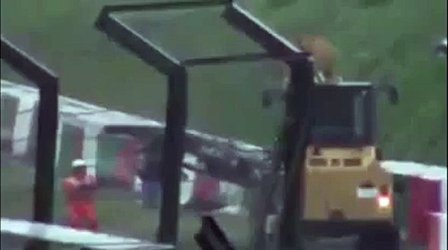 2014 F1 - (Actual Crash Footage)Jules Bianchi Crash - Suzuka,Japan Gran Prix