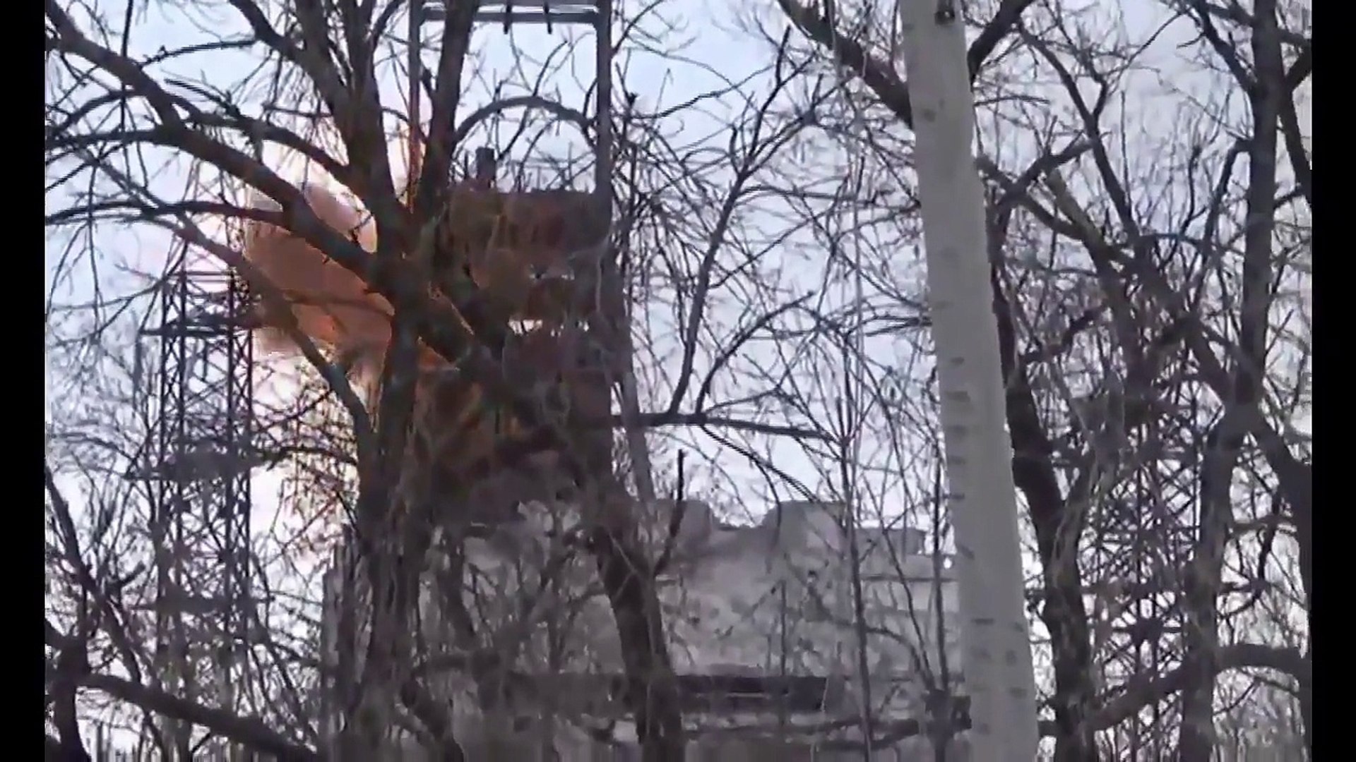 ⁣Ukraine War ~ Tank shells at the airport Ukraine News