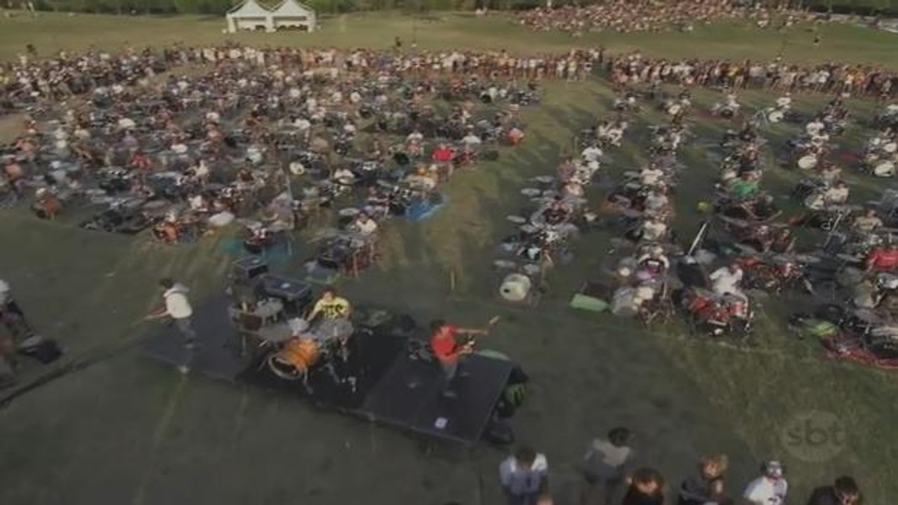 Mil pessoas se unem para pedir show de Foo Fighters na Itália
