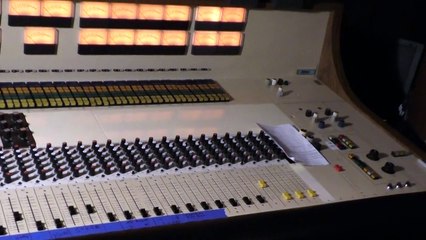 100% Analog