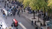 Lyon Casseurs rue de la République Mardi voitures retournées