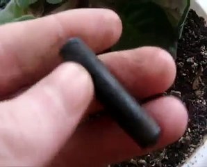 Как сделать магнит из старой батарейки