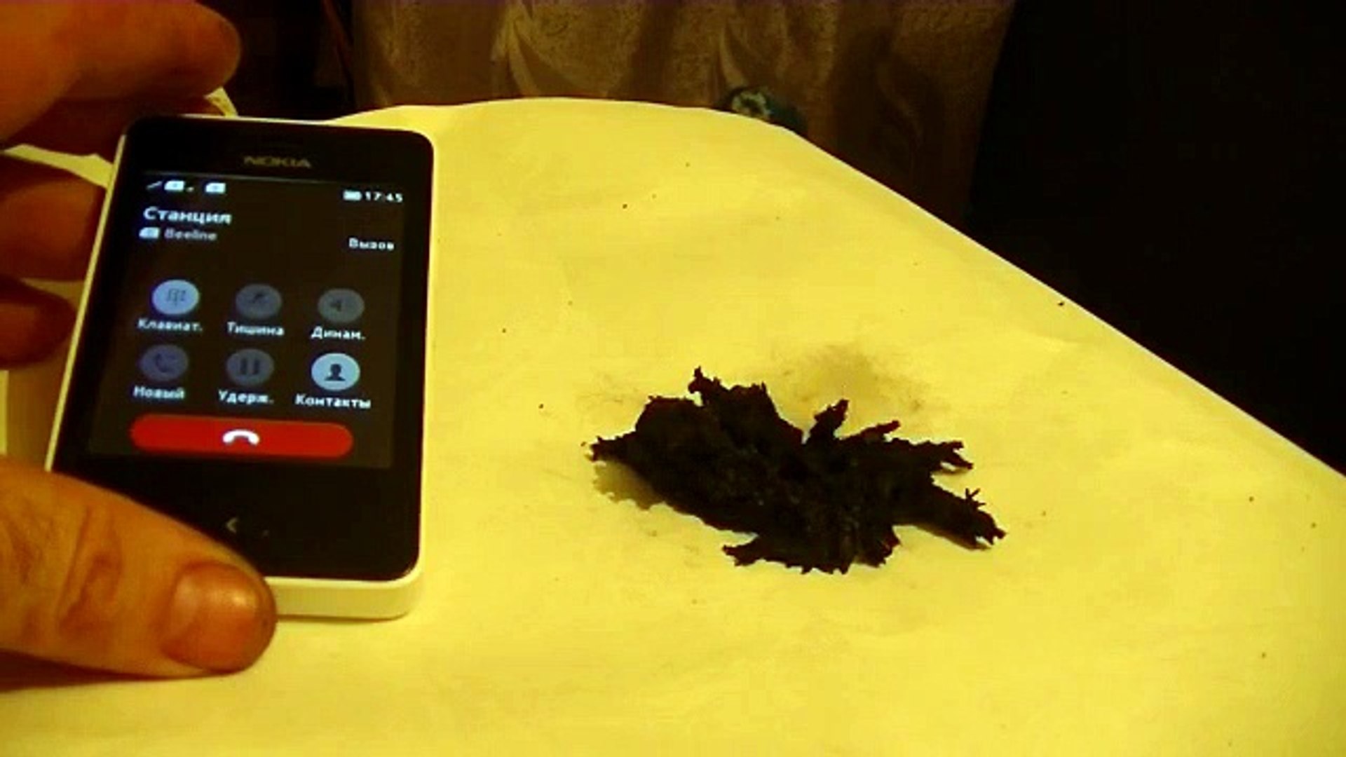 ⁣Mobile phone and magnetic ore/Мобильный телефон и магнитная руда
