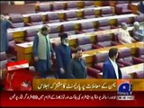 Slogans against PTI Imran Khan Zani in Pakistani Parliament