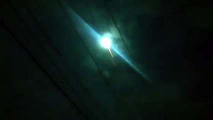 Скачать видео: Impresionantes imágenes del meteorito verde en Argentina