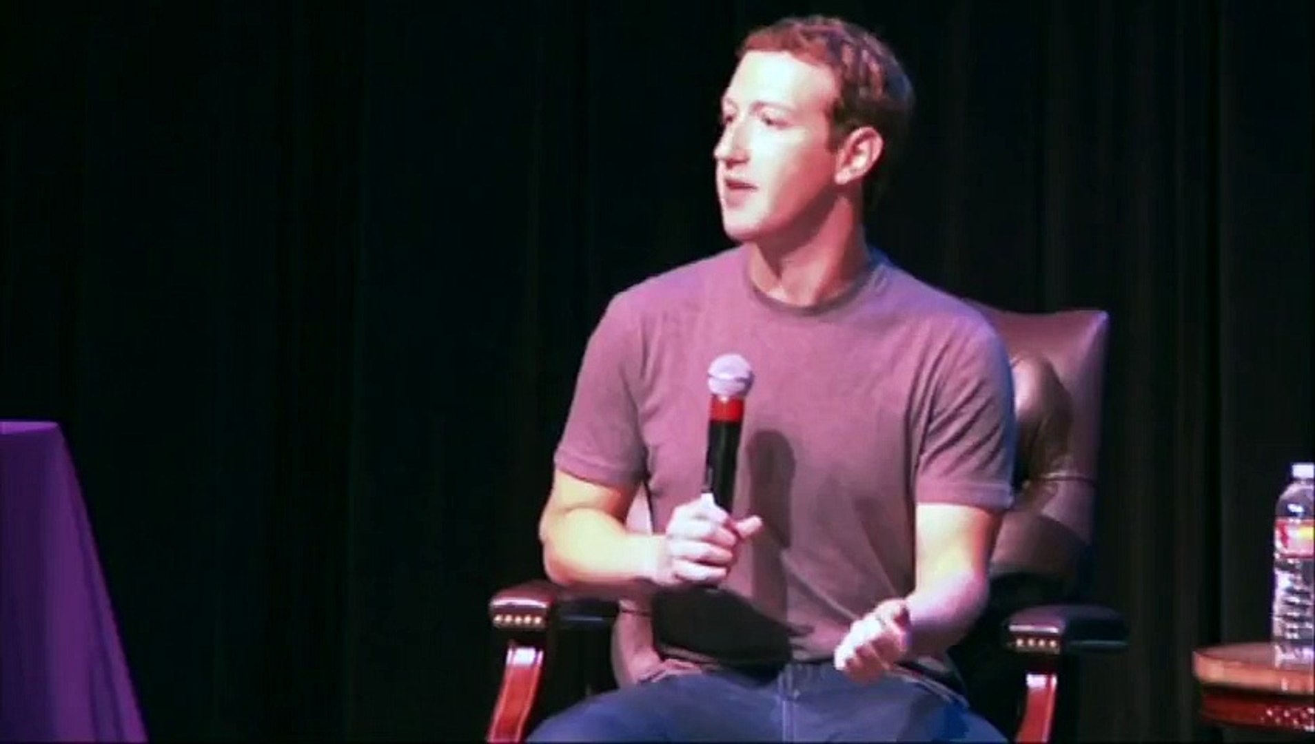 ⁣Le patron de Facebook Mark Zuckerberg bientôt papa