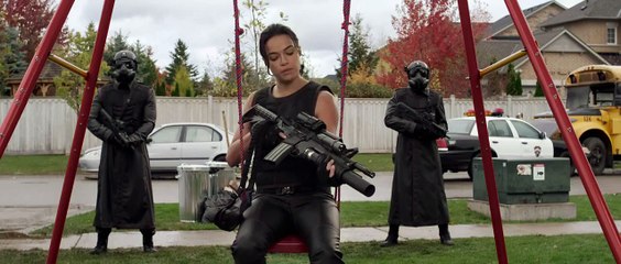 Alice and Ada Wong - Suburbia gunfight scene HD (Resident Evil: Retribution)