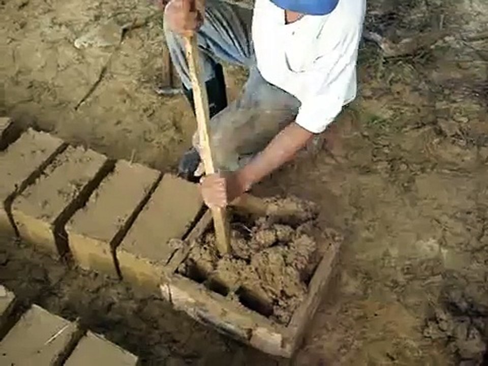 Tijolos em adobe em Barra do Turvo