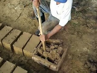 Tijolos em adobe em Barra do Turvo