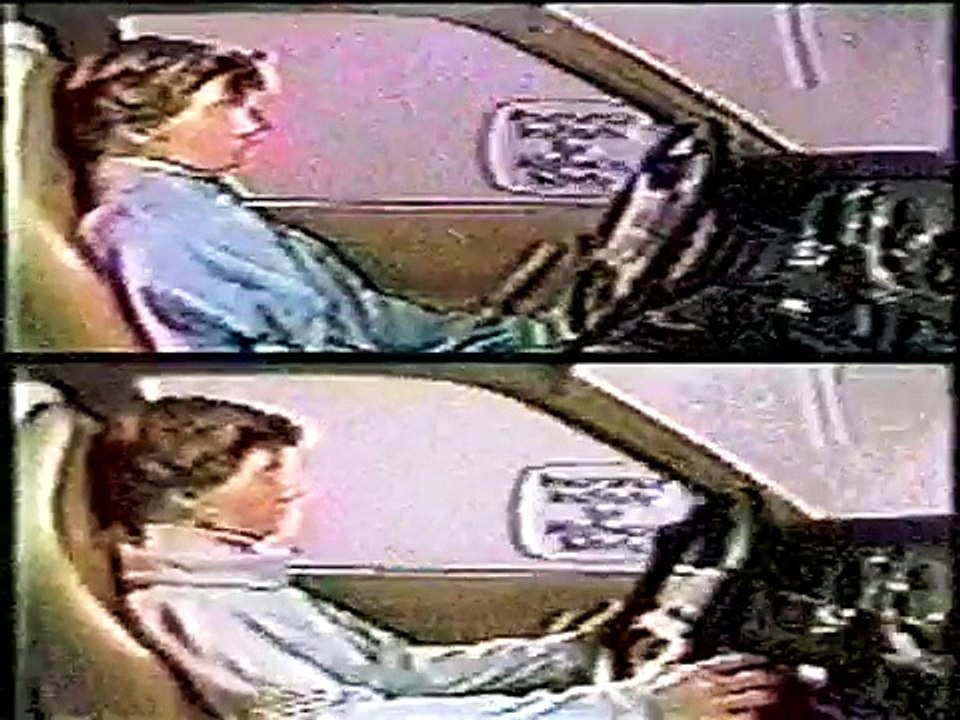 Demo Car Crash With and Without Airbags