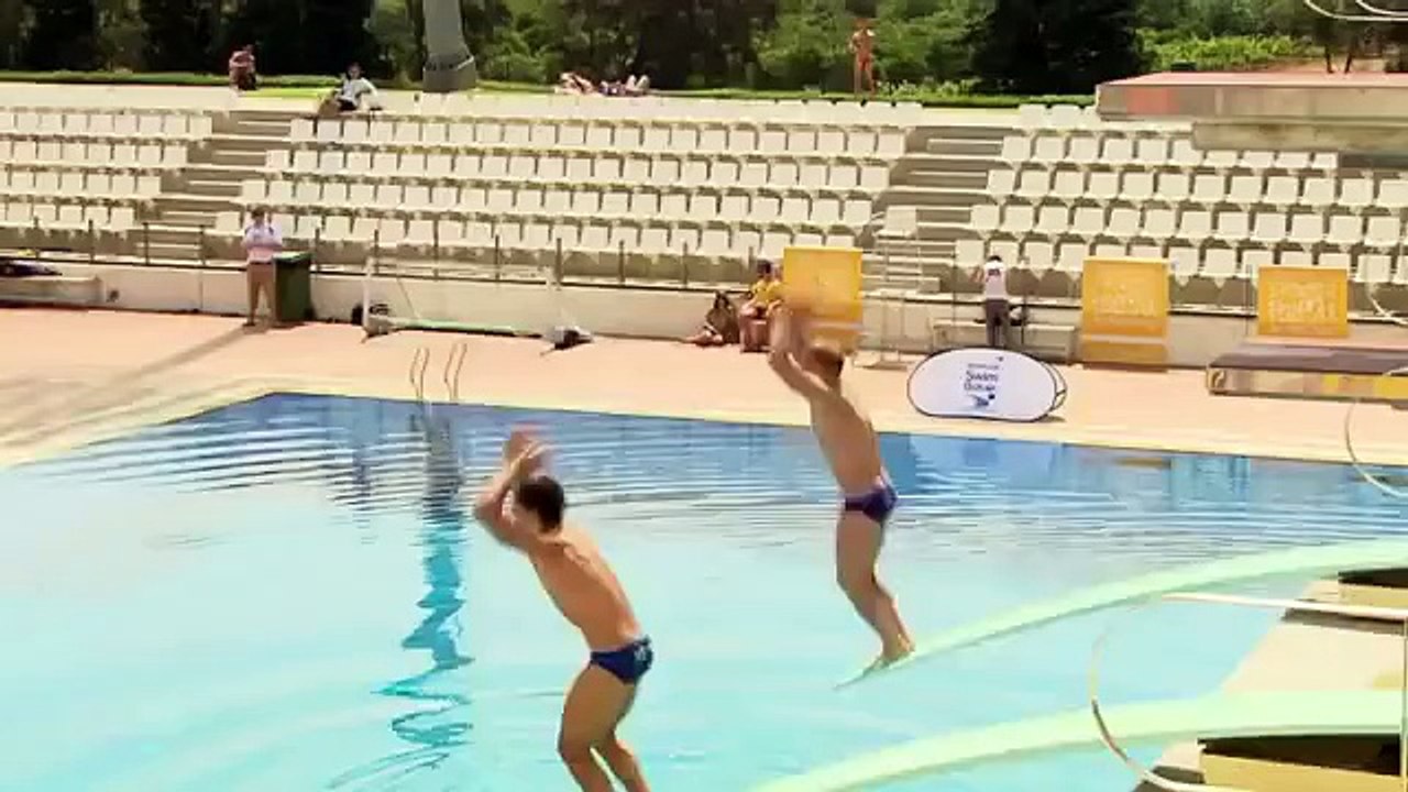 Tom Daley and fellow British Divers warm up for Worlds
