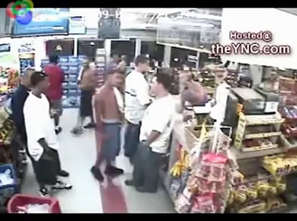 미국 편의점 싸움 전설의 25번 흑형 ㅎㄷㄷ