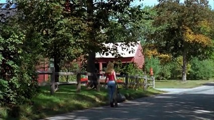 Goldie Hawn in Housesitter - Short Clip