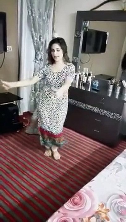 جس نے یہ ویڈیو نہ دیکھی وہ خود ہی پشتاۓ گا ویڈیو دیکھیں