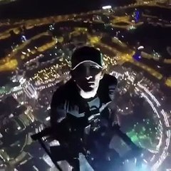 أعلى صورة سيلفي في العالم التقطها الشيخ فزاع بن محمد بن راشد ولي عهد دبي