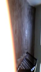 Alt katımda oturan komşumu allah ıslah etsin