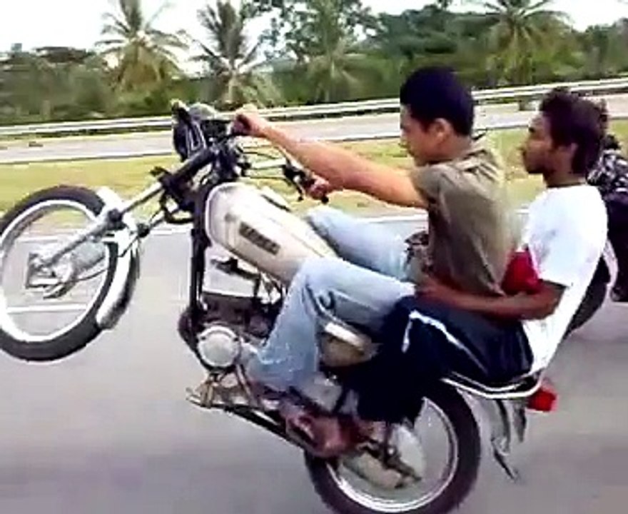 rx 0.5km wheelie