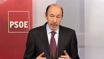 Rubalcaba pide a Rajoy y Montoro que den explicaciones sobre el 