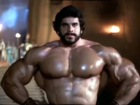 Bulked-up Hercules flexing pecs (take two)