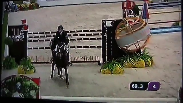 morte in diretta di un campione Eric Lamazes horse Hickstead DEATH 06.11.2011.mp4