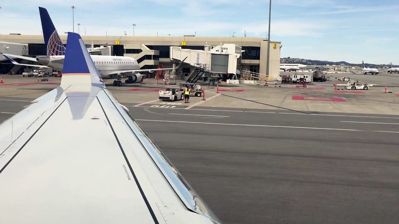 United Express ERJ-175 pushback, start up, taxi, and takeoff from SFO