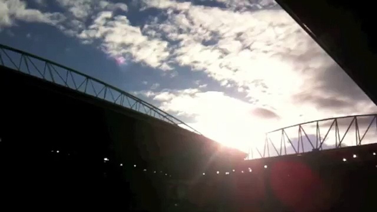 Etihad Stadium Roof Closing