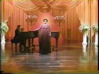 Marilyn Horne - Lucrezia Borgia - Brindisi and interview