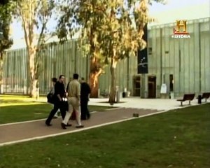 Fabricando Crianças Bomba - História