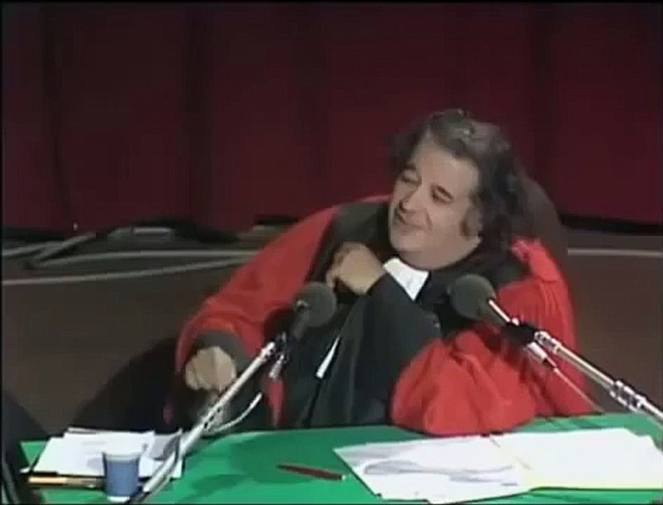 Desproges - Réquisitoire contre Le Pen  - Tribunal des flagrants délires