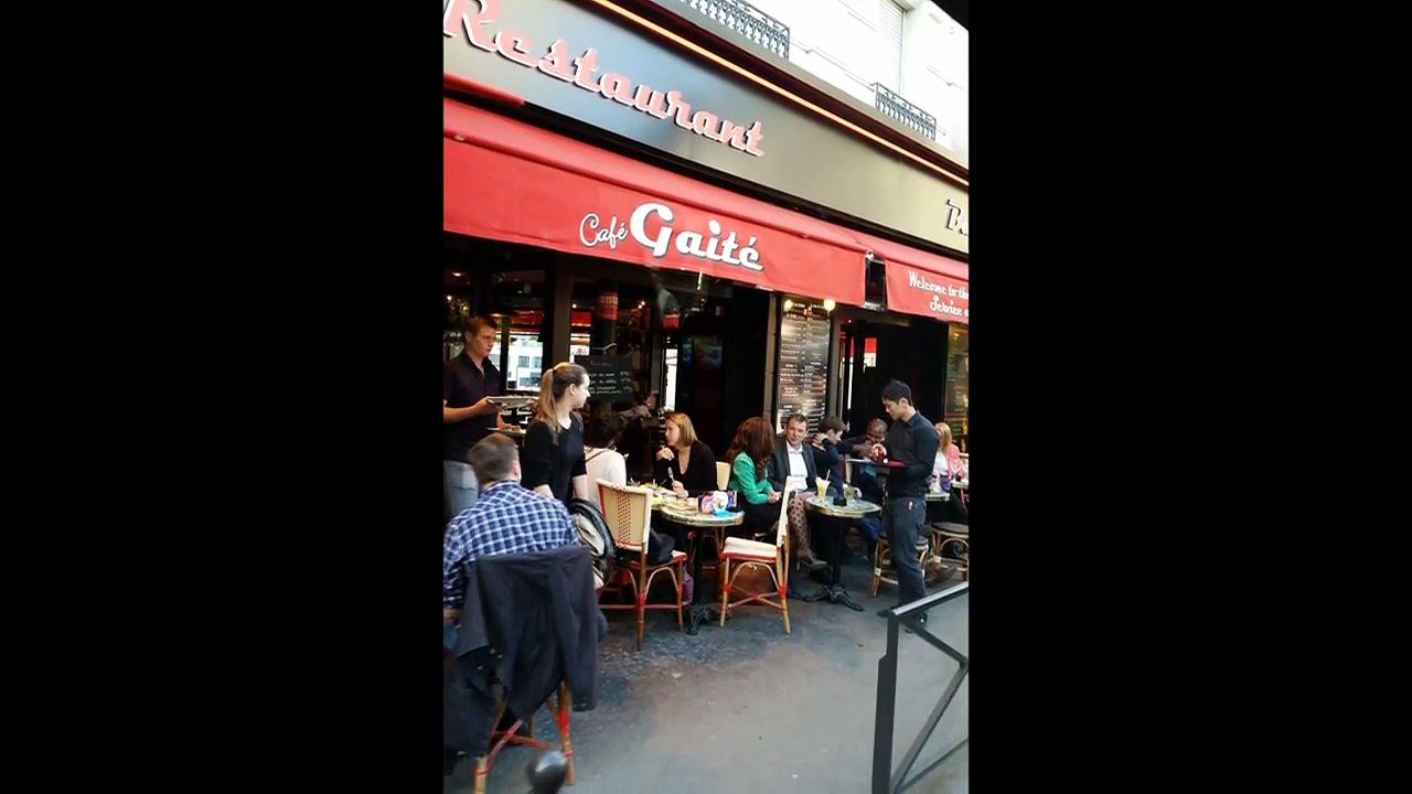 SOUS LE CIEL DE PARIS