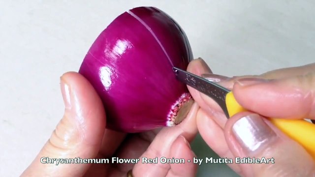 Simple Red Onion Chrysanthemum Flower - Beginners 59 By Mutita Art Of Thai Fruit Vegetable Carving