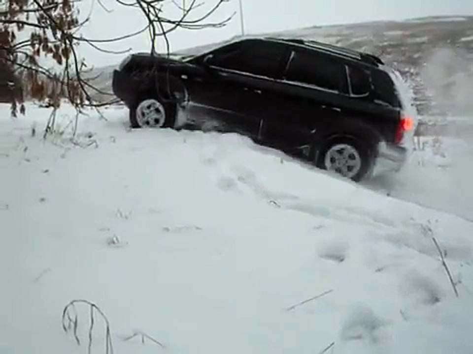 Suzuki Grand Vitara vs Hyundai Tucson 4