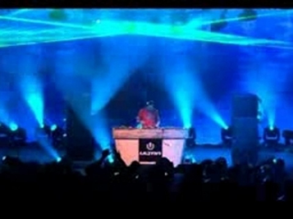 Dj Tiesto Feat Bt- Love Comes Again